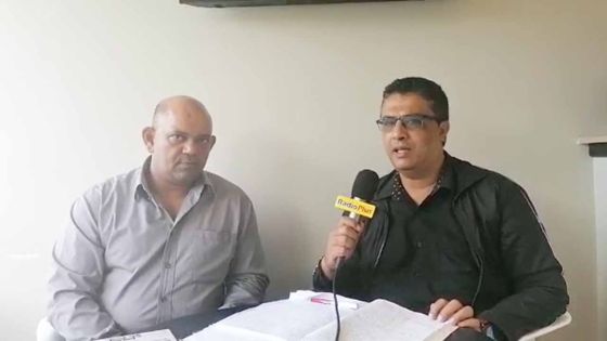 Bonjour Champ-de-mars: Patrol Officer dans une forme resplendissante