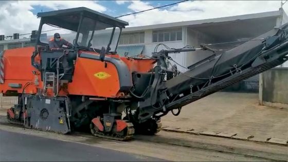 Reprise partielle des activités : les travaux d’asphaltage à Petite-Rivière reprennent 