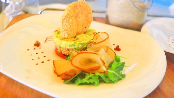Un chef une recette:Tartare d'avocat accompagné de marlin
