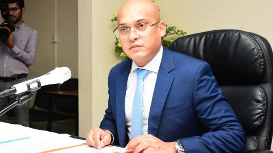 Stations-service : «Pas le moment idéal de parler d’une hausse de profits», dit Callichurn