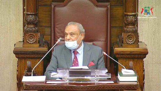 Assemblée nationale : les parlementaires ne seront plus autorisés à brandir des photos