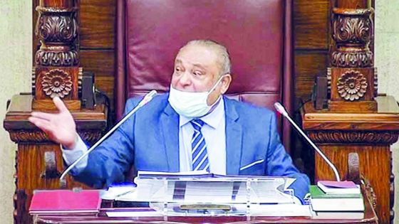 Violence verbale : le langage du Speaker envers les députées de l’opposition condamné