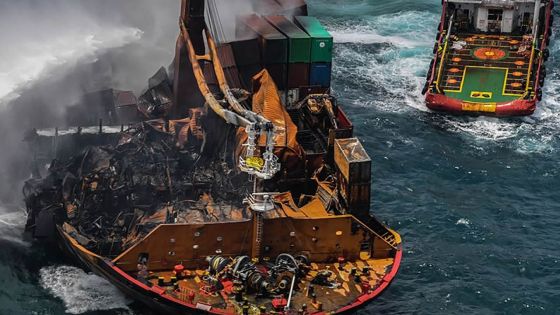 Sri Lanka: le feu éteint après 13 jours d'incendie sur le navire en perdition