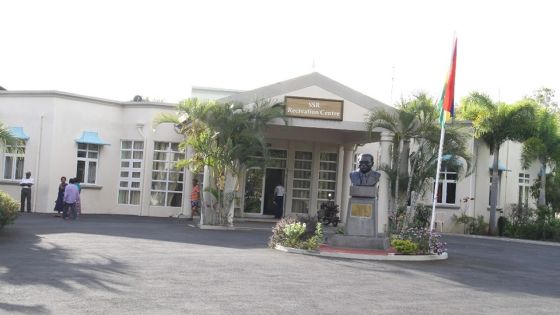 Centre de quarantaine de Belle-Mare : des « boissons alcoolisées » livrées aux personnes confinées, selon un ‘attendant’