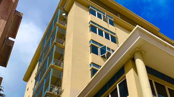 Décès d’une jeune femme après une chute - Le père : «Monn fer lao 150 km/h pou sey sap mo tifi» 