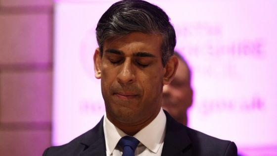 Royaume-Uni : Rishi Sunak « assume la responsabilité » de la défaite des conservateurs