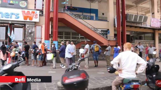 Reouverture des supermarchés : le DCP Jhugroo : « Pa vinn met lake depi 5 h dimatin »