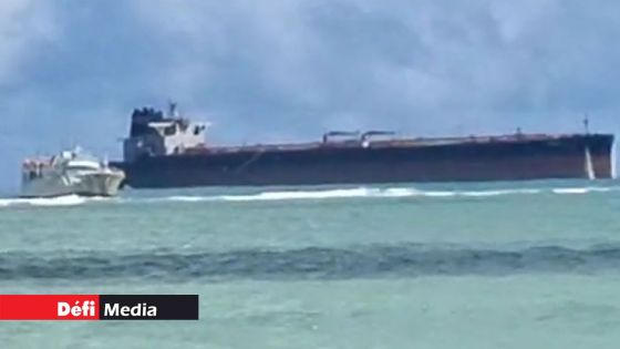 Bateau de pêche échoué à Pointe-aux-Sables : « La mer ti bien move », affirme Iqbal Moulan