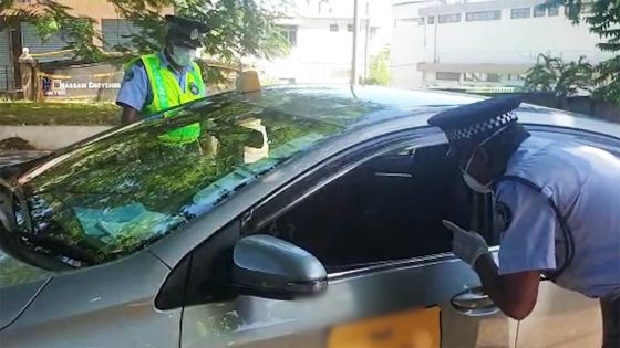 Confinement national : barrage policier à Coromandel 