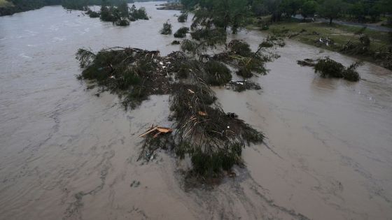 Des inondations au Texas font au moins 13 morts et une vingtaine de disparus