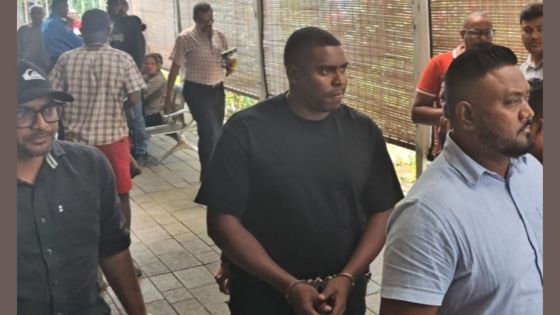 Altercation à Grand-Baie : une accusation provisoire de possession d’arme contre Cédric Begué  