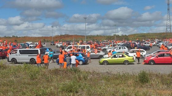 No 8 : défilé de voitures de l’Alliance Lepep