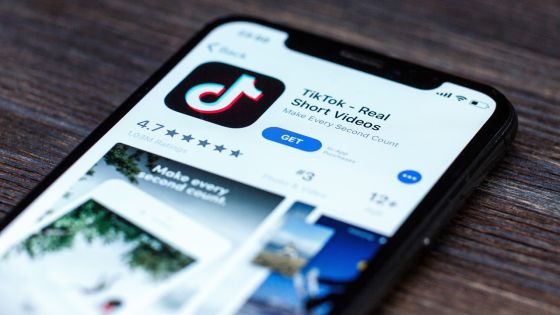 TikTok : le succès fulgurant du réseau social en dépit des critiques