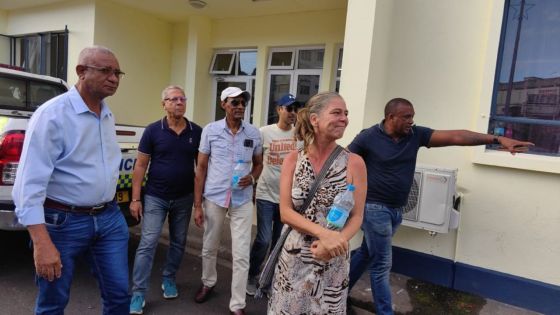 EN DIRECT | Bruneau Laurette, Ivann Bibi, Alain Malherbe et trois autres personnes interpellés après une manif devant le haut-commissariat de l'Inde