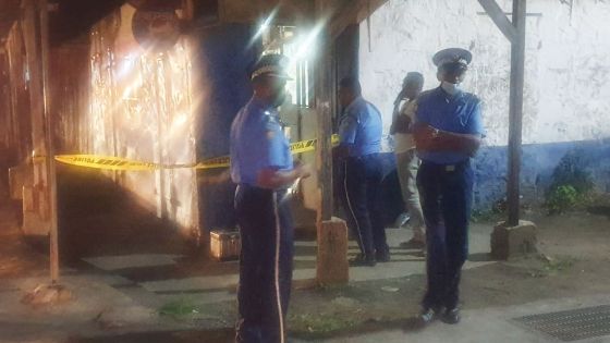 Terre-Rouge : un boutiquier retrouvé mort à côté de son revolver