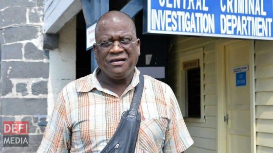 Demande d'une licence de détective privé : Hector Tuyau fait servir une sommation au CP