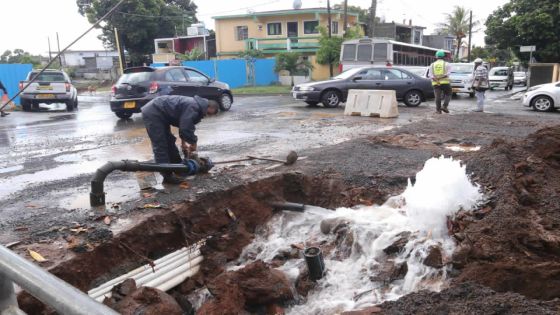 Barkly, Beau-Bassin : un tuyau de la CWA endommagé lors des travaux du Metro Express
