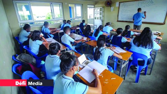 Manuels scolaires : le planning pour 2025 est en cours