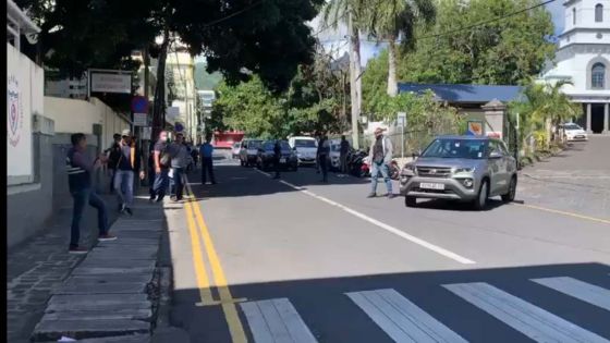 Des policiers expliquent comment Vimen Sabapati a été arrêté