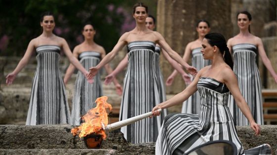 JO-2024 : la flamme olympique a été allumée sur le site antique d'Olympie, en Grèce