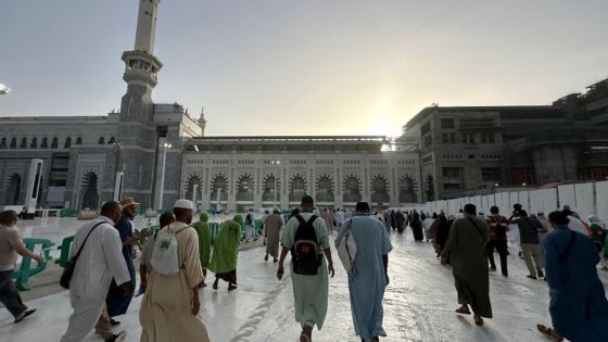 Les autorités saoudiennes demandent aux pèlerins de rester à l'intérieur lors de l'étape phare du hajj