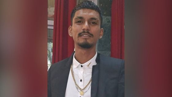 Surinam : Cheetraj Poontah alias Raees, 24 ans, décède dans l’incendie d’une voiture