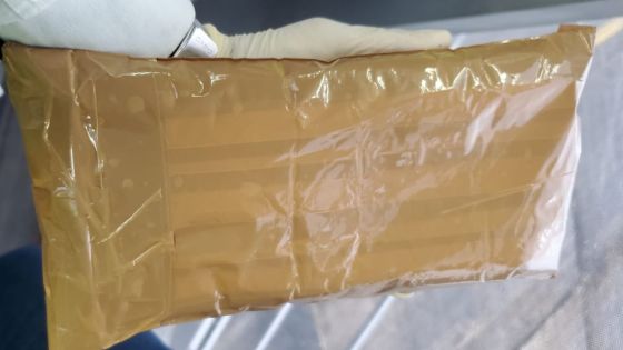 Plaisance : Rs 13 millions d’héroïne abandonnée à bord d’un avion de la South African Airways