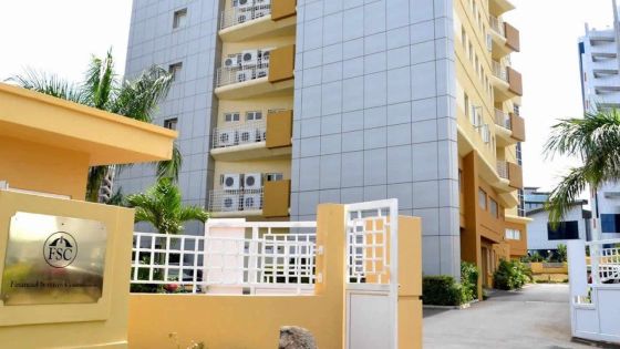 La FSC met en garde contre des scams sur WhatsApp 