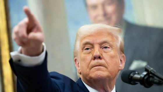 Trump défend sa décision d'empêcher Harvard d'accueillir des étudiants étrangers