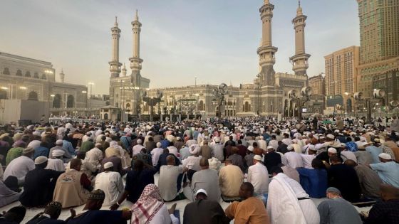 Plus d'un million de pèlerins musulmans entament le hajj sous un soleil de plomb