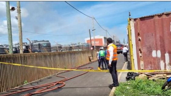 Riche-Terre : l’incendie dans l’entrepôt de Polytol Paints maîtrisé