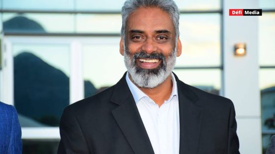 Affaire Eco Deer Park : Maneesh Gobin autorisé à partir après son audition à la FCC