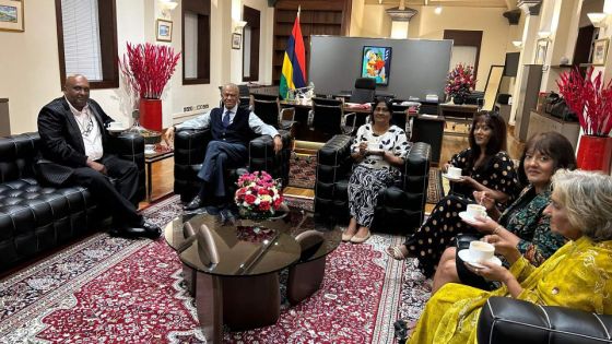 [En images] Ramgoolam rencontre les proches de l’artiste Bahal Gowry, décédé la semaine dernière