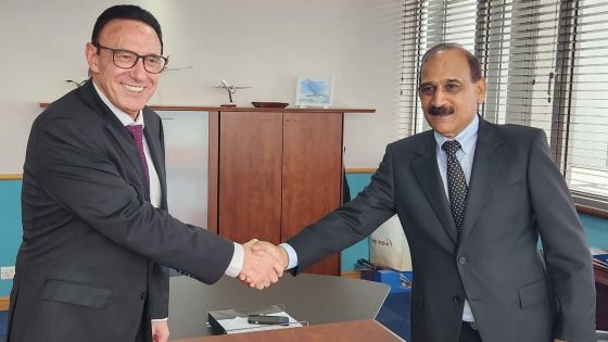 André Viljoen en visite au MK Tower ce matin