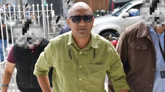 Blanchiment d’argent allégué : comparution de Wendip Appaya en cour sous les acclamations de ses «supporters»