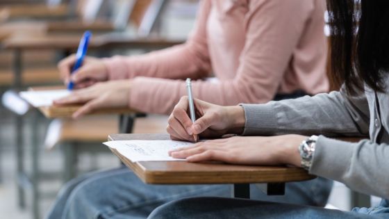 Bac: 535.000 élèves de première vont plancher sur l'épreuve de français