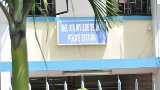 Clémencia : Ivre au volant de sa voiture, un policier de la VIPSU percute un mur