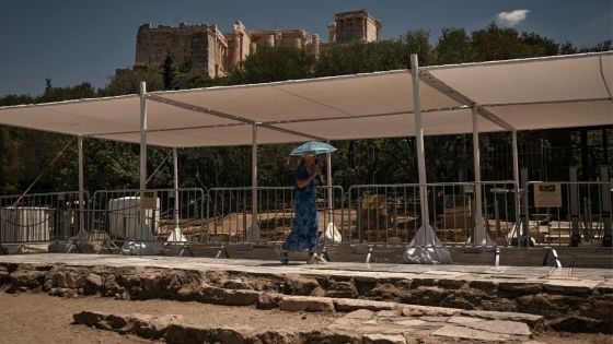 La Grèce saisie par une vague de chaleur, l'Acropole d'Athènes ferme partiellement