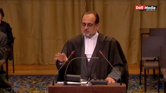 Reza Uteem à La Haye :  “Le droit de grève est protégé, mais il n’est pas absolu”