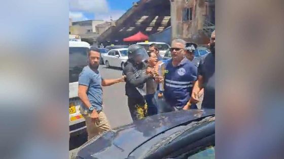 Meurtre de son épouse : Brandon Malabar retourne sur les lieux du drame, hué par le public