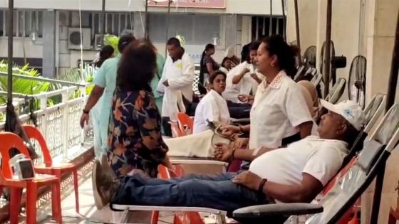 Mega Blood Donation : 900 pintes de sang collectées à 14h