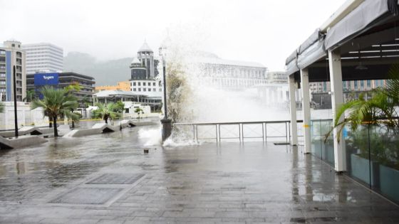 Grosses vagues sur le front de mer : Fermeture temporaire des salles de cinéma MCiné au Port-Louis Waterfront