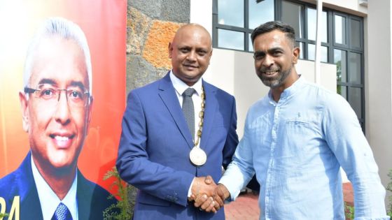  Nazurally après l'élection du nouveau Président du Conseil de Flacq : «Pa atane ki nou pou fer politik ba letaz»