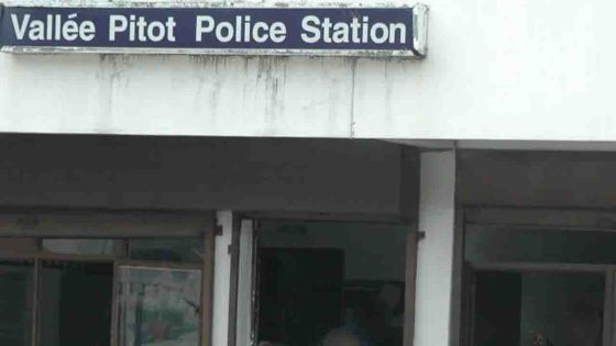 Rs 100 000 de rideaux payées avec des chèques en bois 