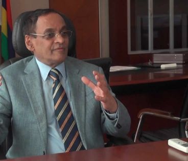 Vishnu Lutchmeenaraidoo sur Roshi Bhadain : «Monn touzour traite li kouma mo zanfan»