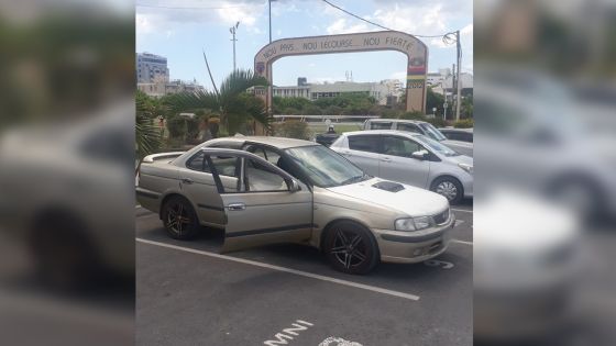 Champ-de-Mars : un  jeune homme meurt dans sa voiture