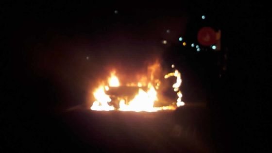 Bon-Accueil : une voiture ravagée par le feu