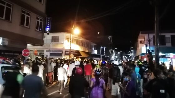 Zone rouge : des habitants de Vallée-Pitot et Plaine-Verte dans la rue