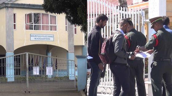 Force policière : la déception des candidats recalés à cause de quelques centimètres ou d'un manque de réussite académique