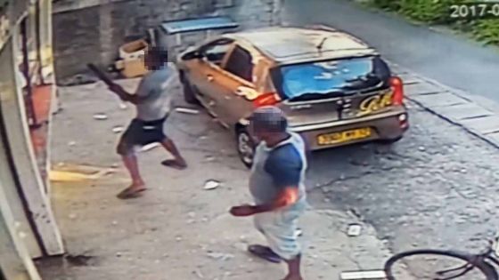 Une boutique dévastée et les propriétaires agressés 